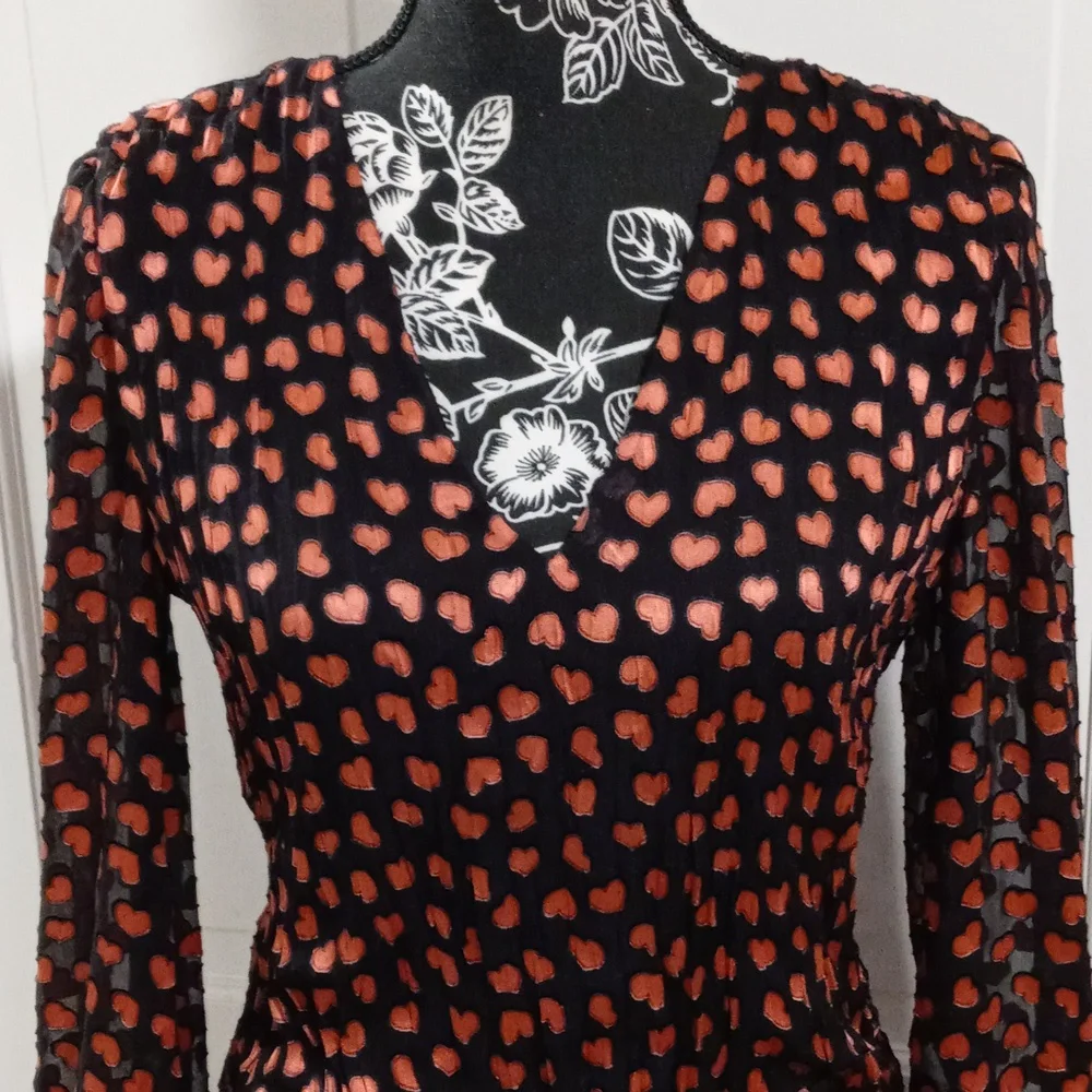 🆕️ ❤️Alice + Olivia❤️ - Mini Hearts Tessie L/S Drop Waist Dress